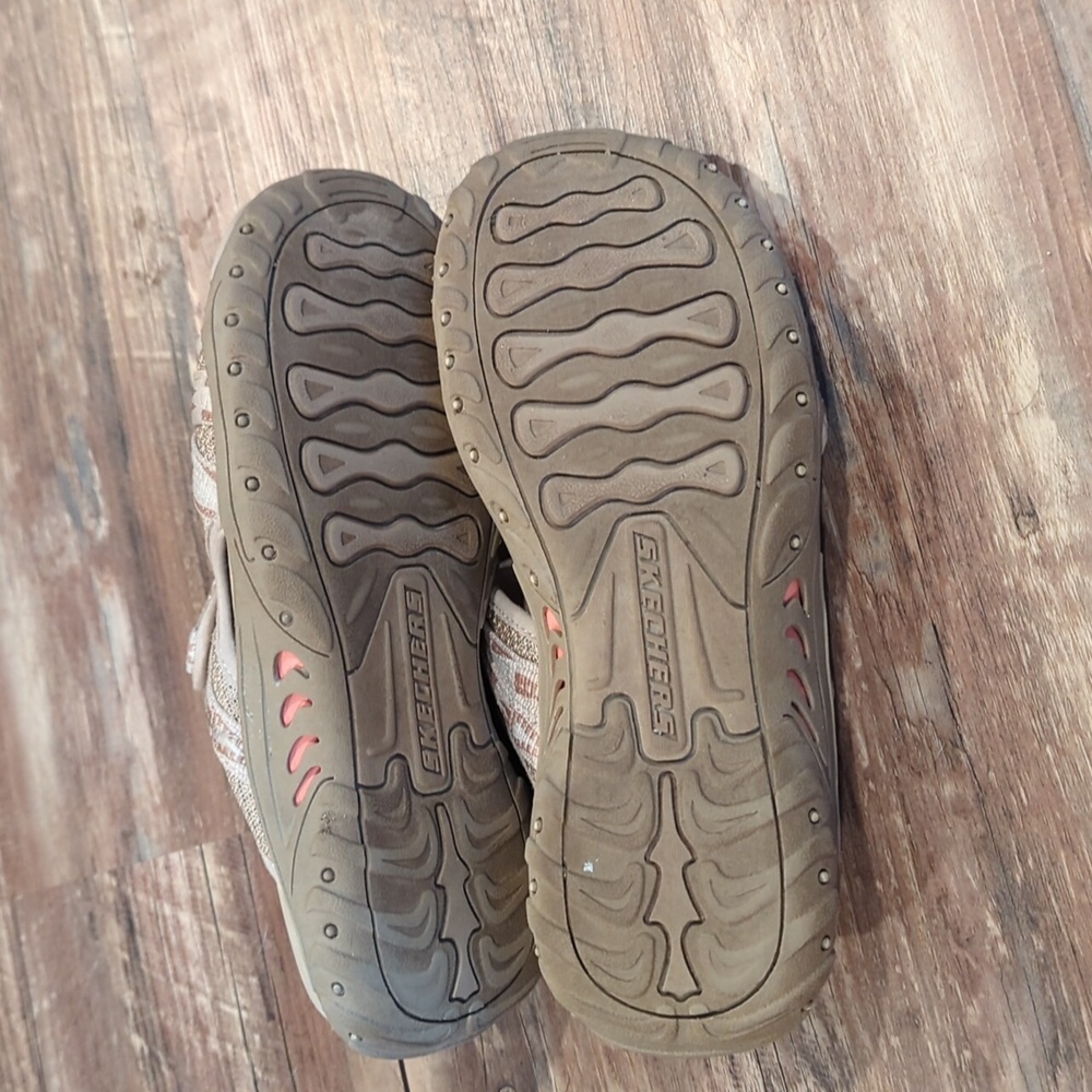 Woman's size 7 Skechers sandals - Picture 5 of 6